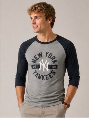 New York NY Yankees Baseball MLB Crewneck Graphic Tee Gray Navy M NWOT
